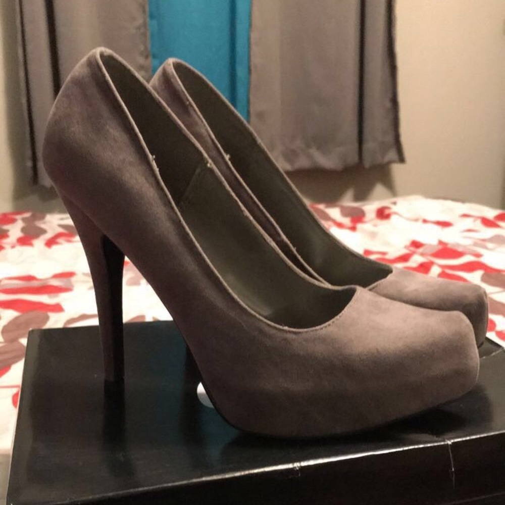 Gray Heels